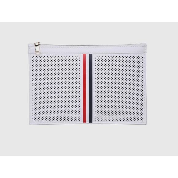 Frenchie Clutch NWT 11.5 x 0.3 x 7.8 in - Picture 2 of 8